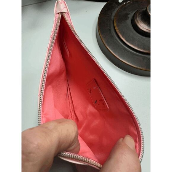 3 for $10 -‎ IPSY May 2021 Glam Makeup Bag FLOWER POWER Pink Roses Floral - Picture 2 of 3